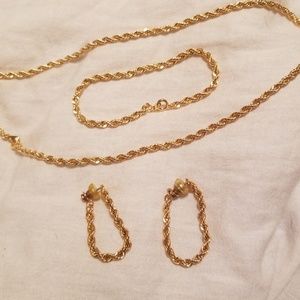 Necklace bracelet earring matching set